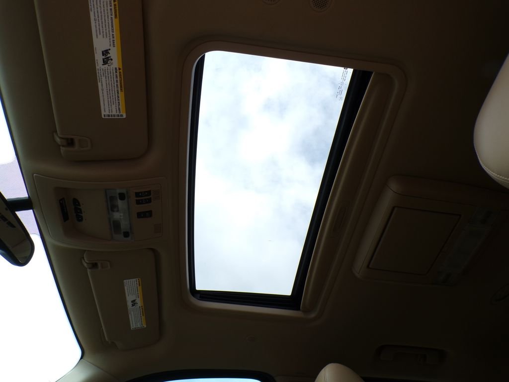 Used 2013 White Diamond Clearcoat GMC Denali image 13