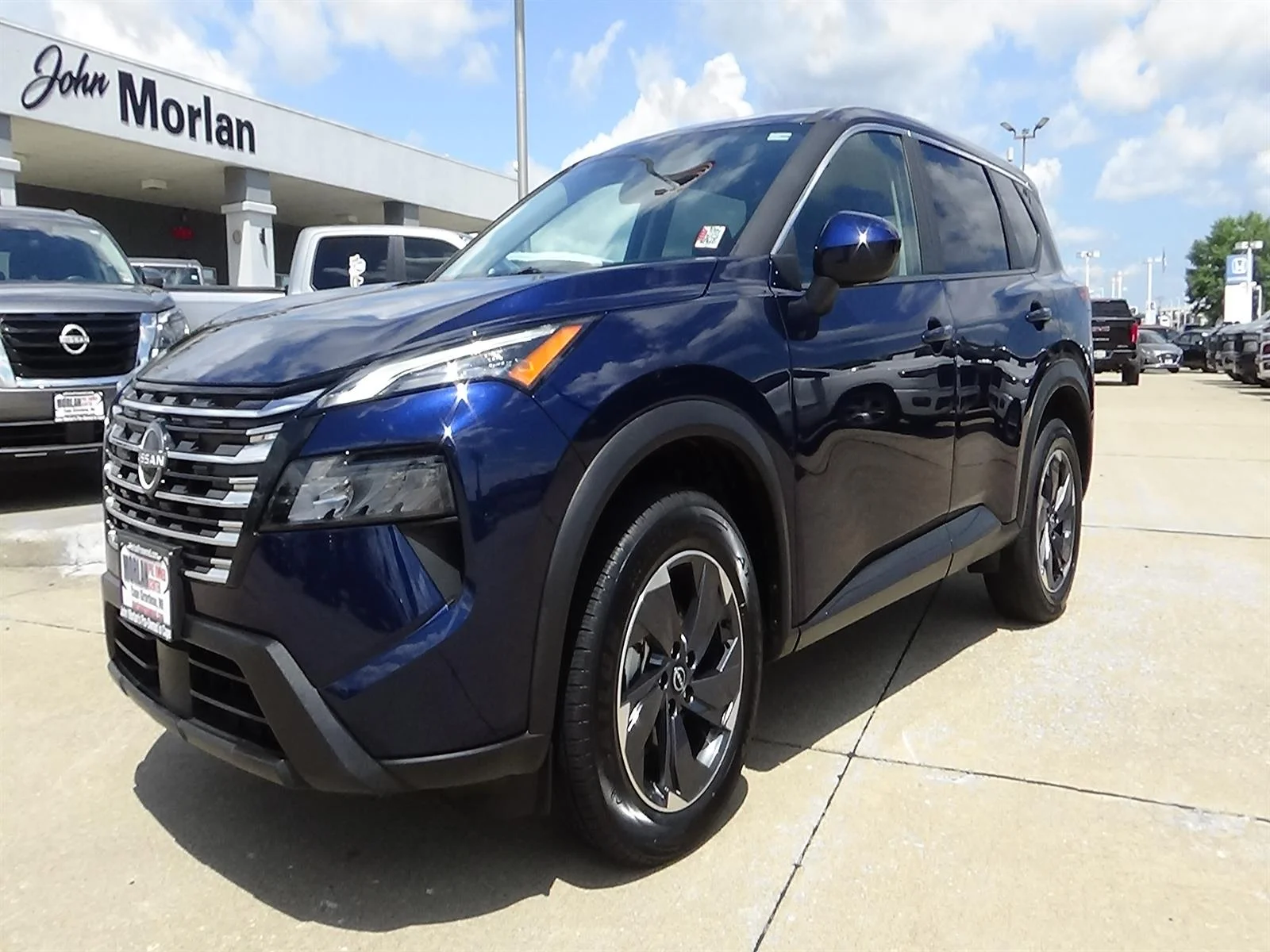 Used 2025 Deep Ocean Blue Pearl (rcj) Nissan SV image 2