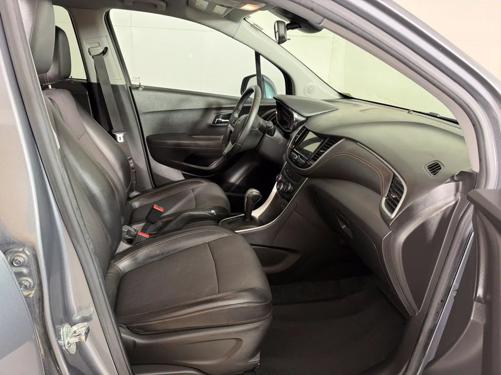 Used 2019 SATIN STEEL METALLIC Chevrolet LT image 16