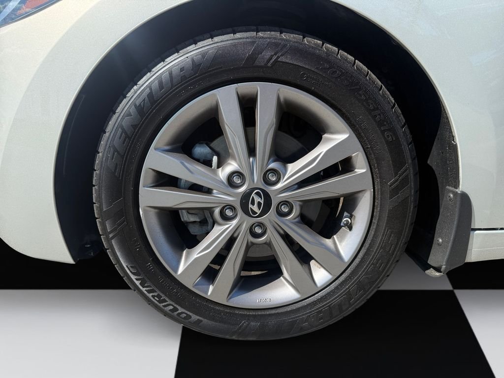 Used 2018 Beige Hyundai SEL image 14