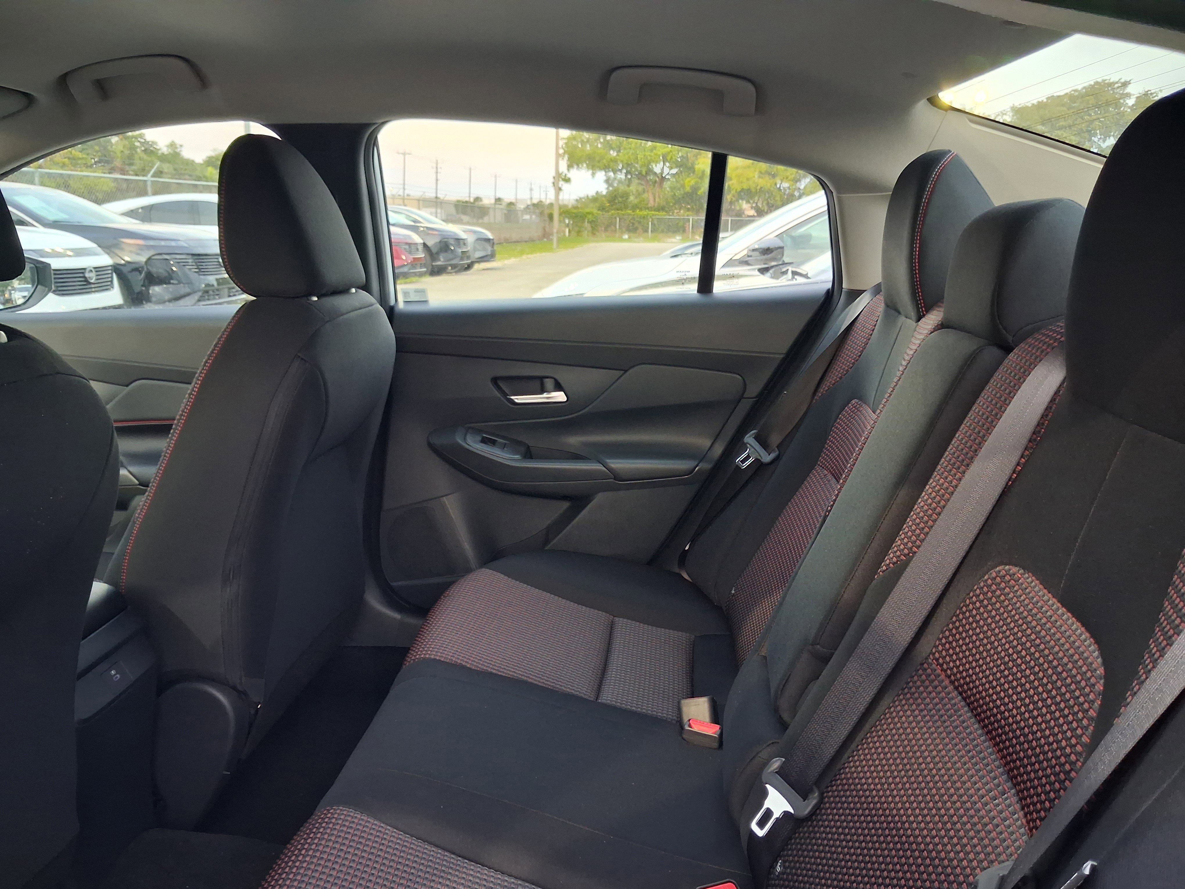 New 2026 Aspen White TriCoat / Super Black Two-tone Nissan SR image 5