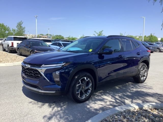 2024 Chevrolet Trax LT's photo