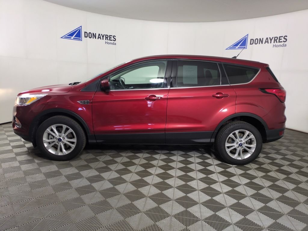 Used 2019 Ruby Red Metallic Ford SE image 2