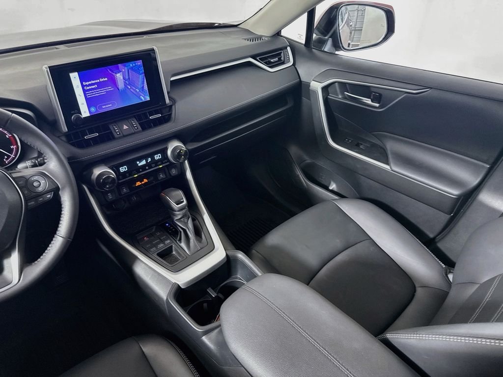 Used 2025 Ruby Flare Pearl Toyota XLE Premium image 24