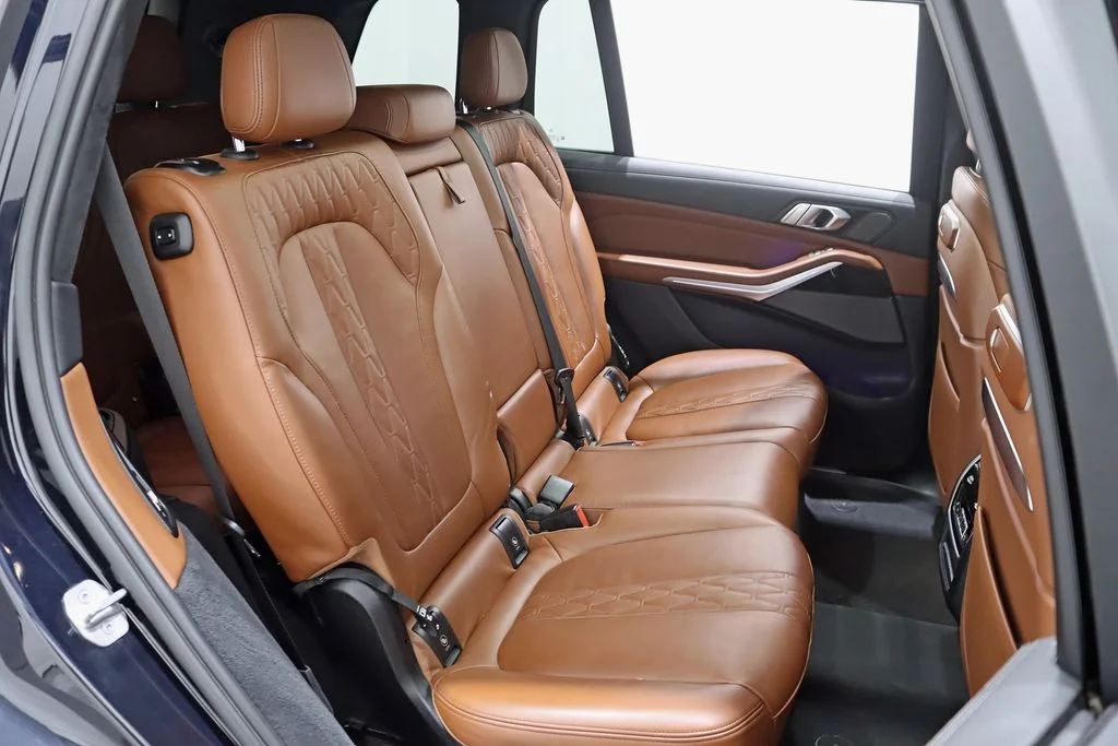 2023 BMW X7 M60i