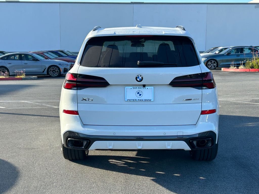 New 2026 Alpine White BMW xDrive40i image 4
