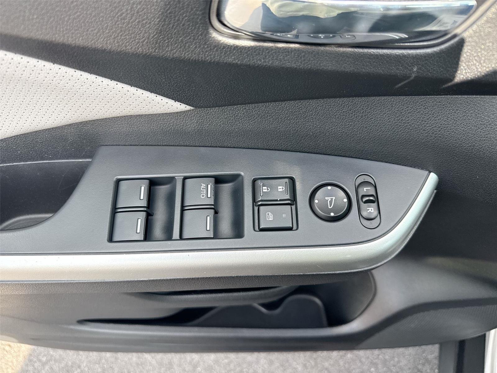 Used 2015 Alabaster Silver Metallic Honda EX-L image 15