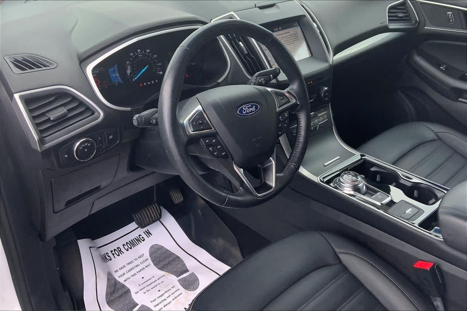 Used 2019 Oxford White Ford SEL image 18