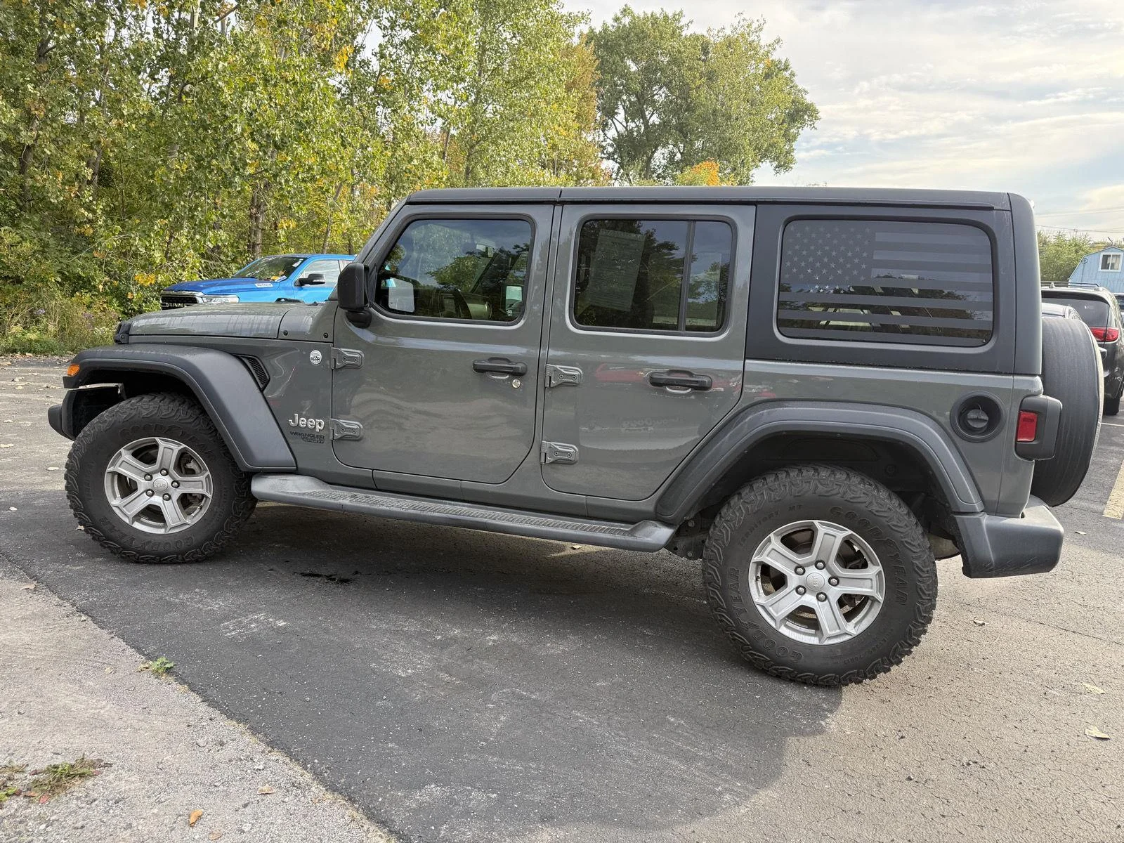 Used 2020 Sting-Gray Clearcoat Jeep Sport S image 7