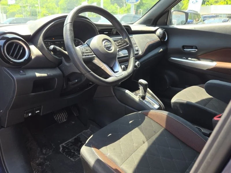 Used 2018 Blue Nissan SR image 9