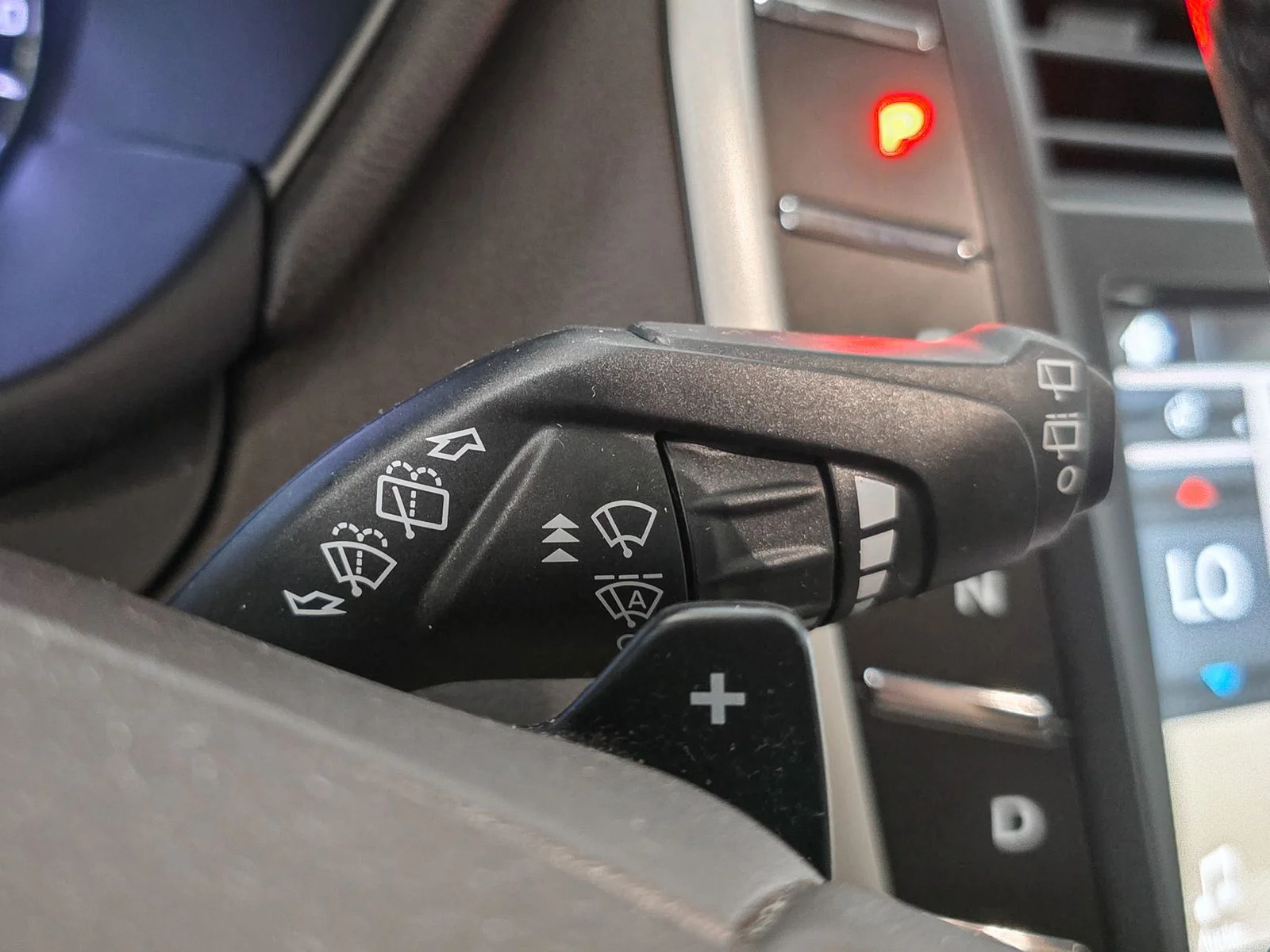 Used 2019 White Lincoln Select image 38