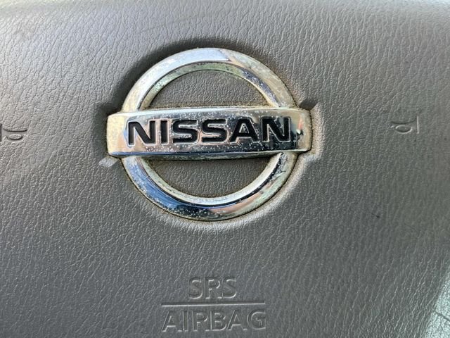 Used 2018 Glacier White Nissan S image 27