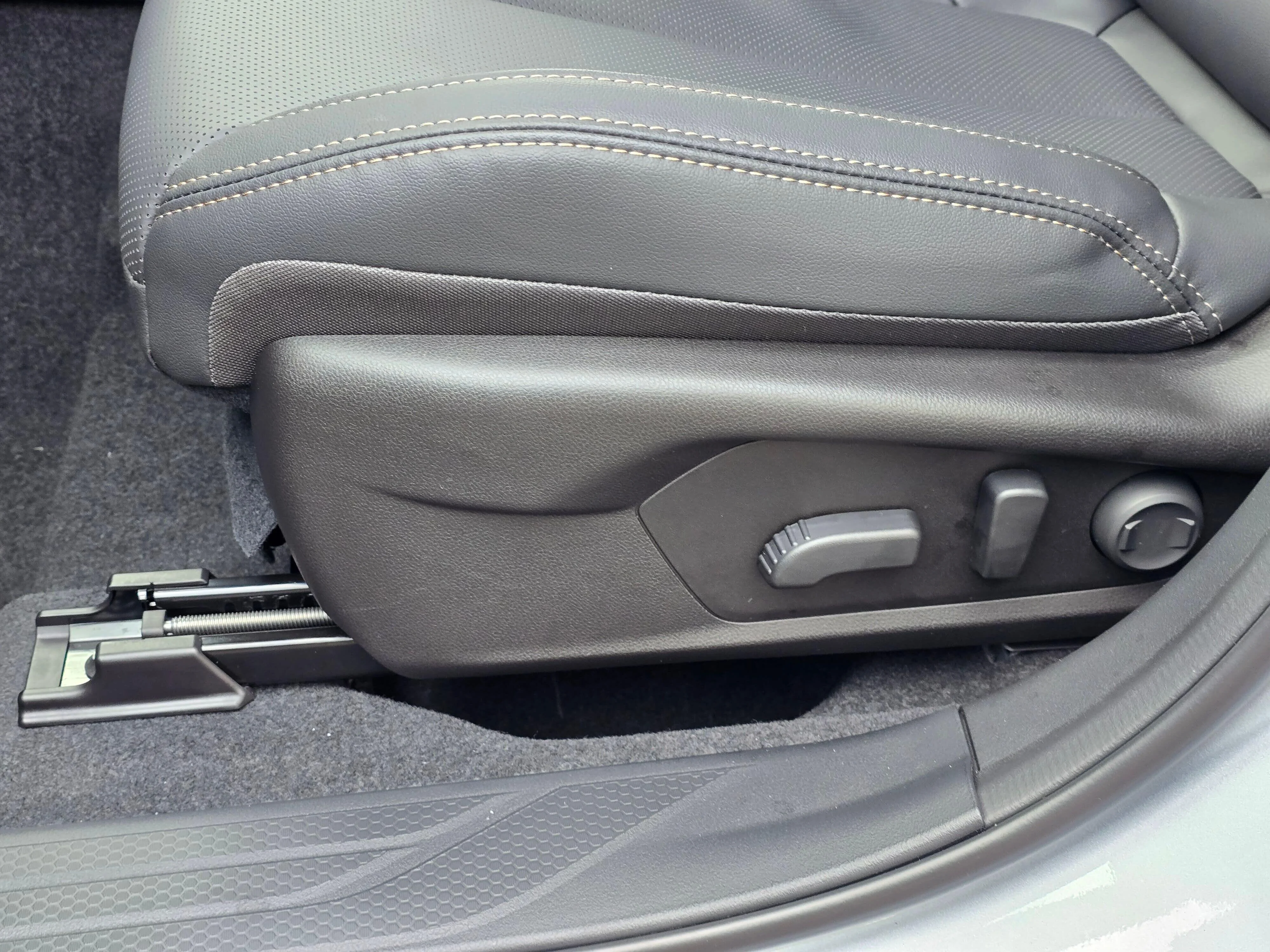 2026 Subaru Outback Limited - Photo 13