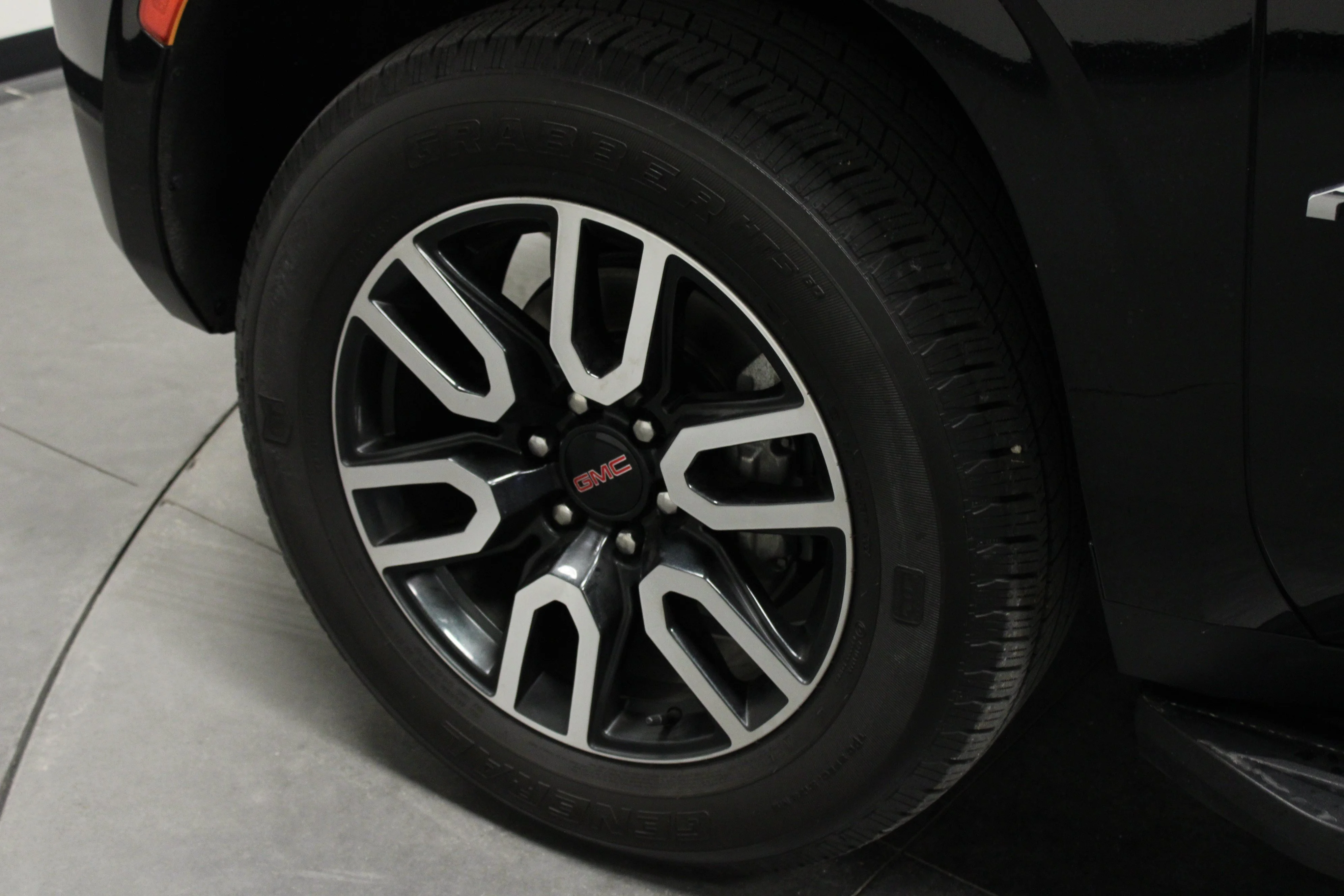 Used 2023 Onyx Black GMC AT4 image 10