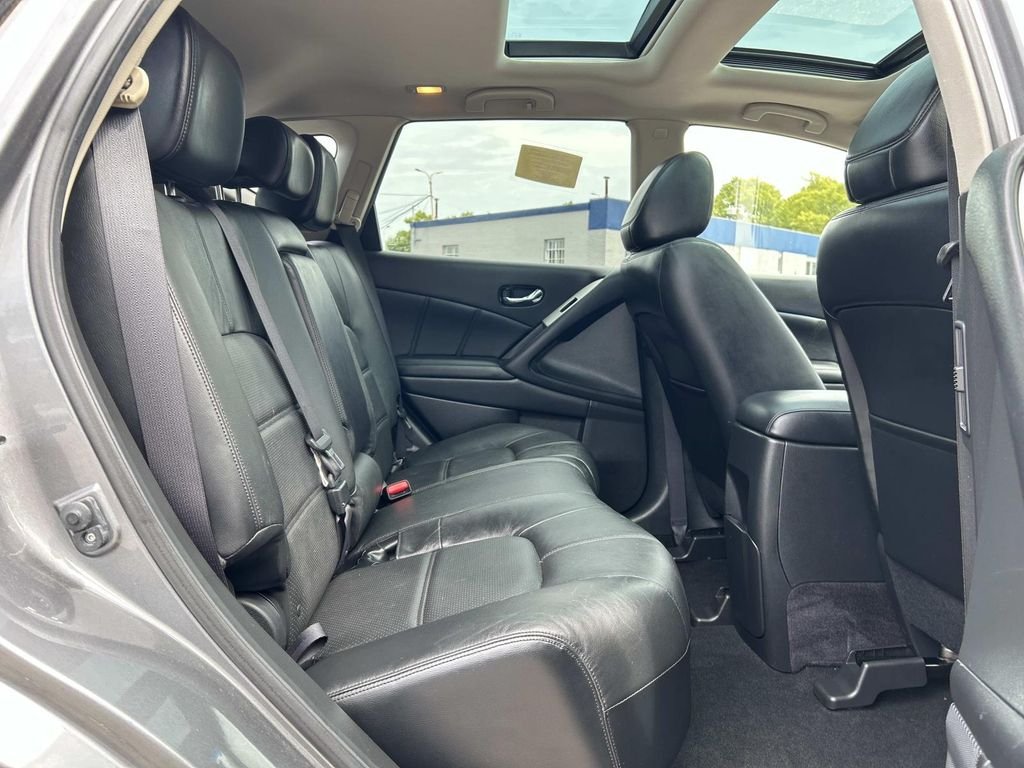 Used 2014 Gray Nissan SL image 19