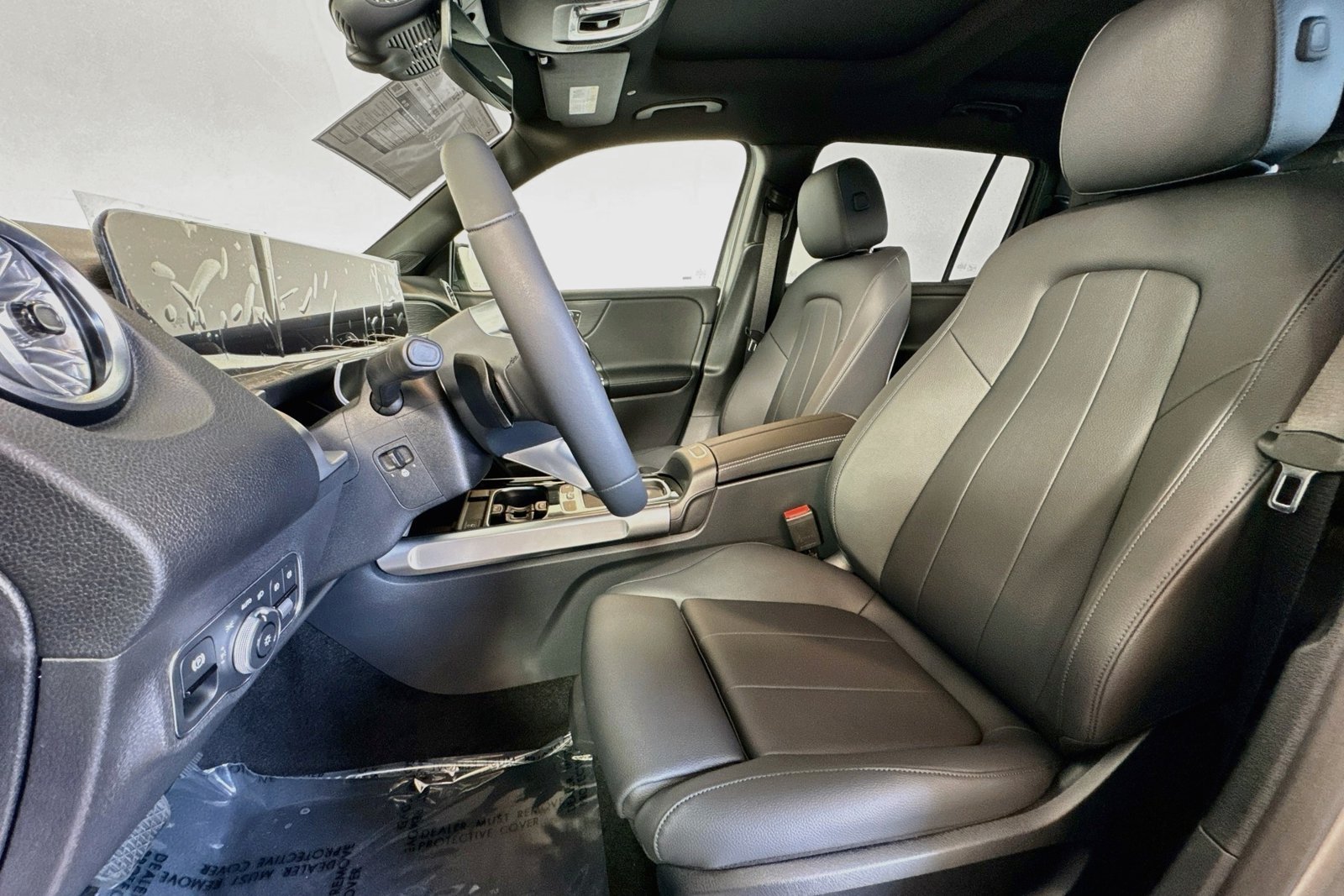 New 2026 Mountain Grey Metallic Mercedes-Benz GLB 250 image 18