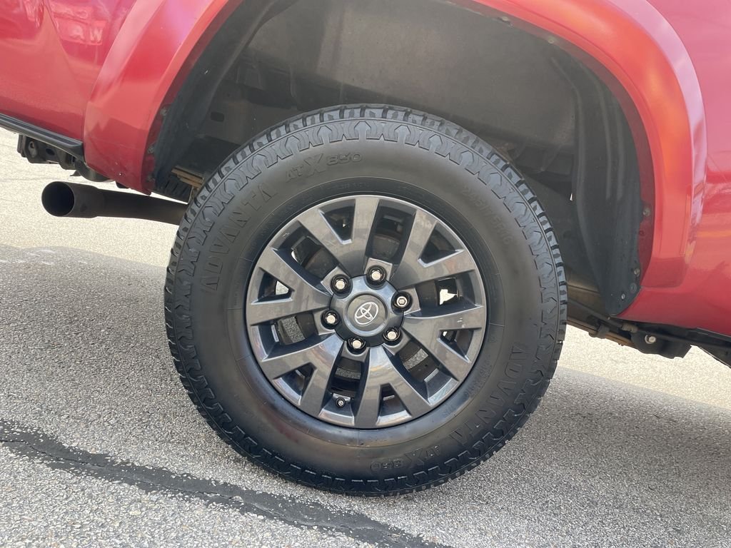 Used 2022 Red Toyota SR5 image 12