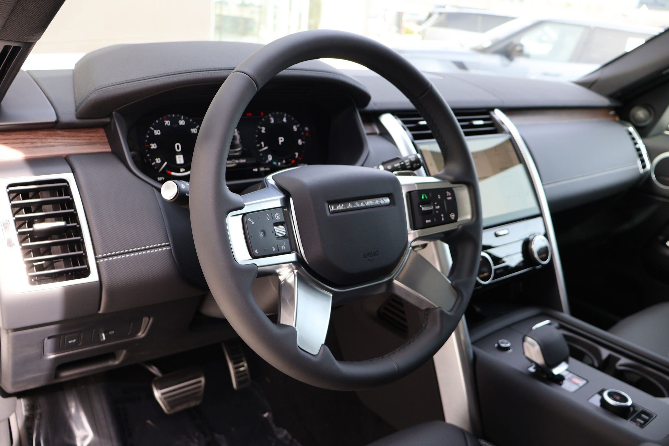 2026 Land Rover Discovery Dynamic SE - Photo 10