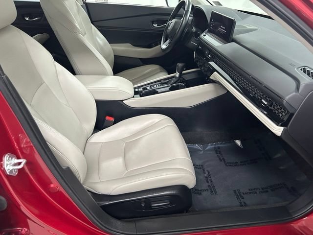 Used 2024 Red Honda Touring image 13