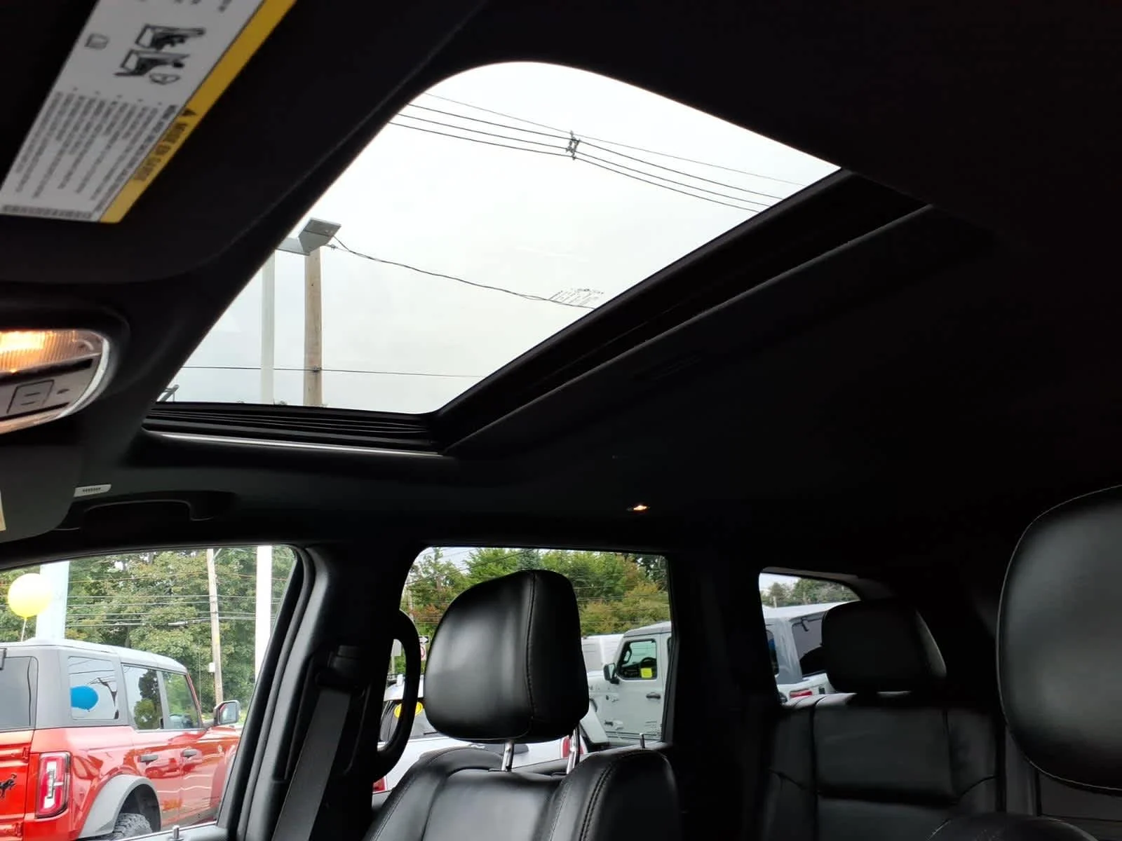 Certified Used 2020 Diamond Black Crystal Pearlcoat Jeep Limited image 22