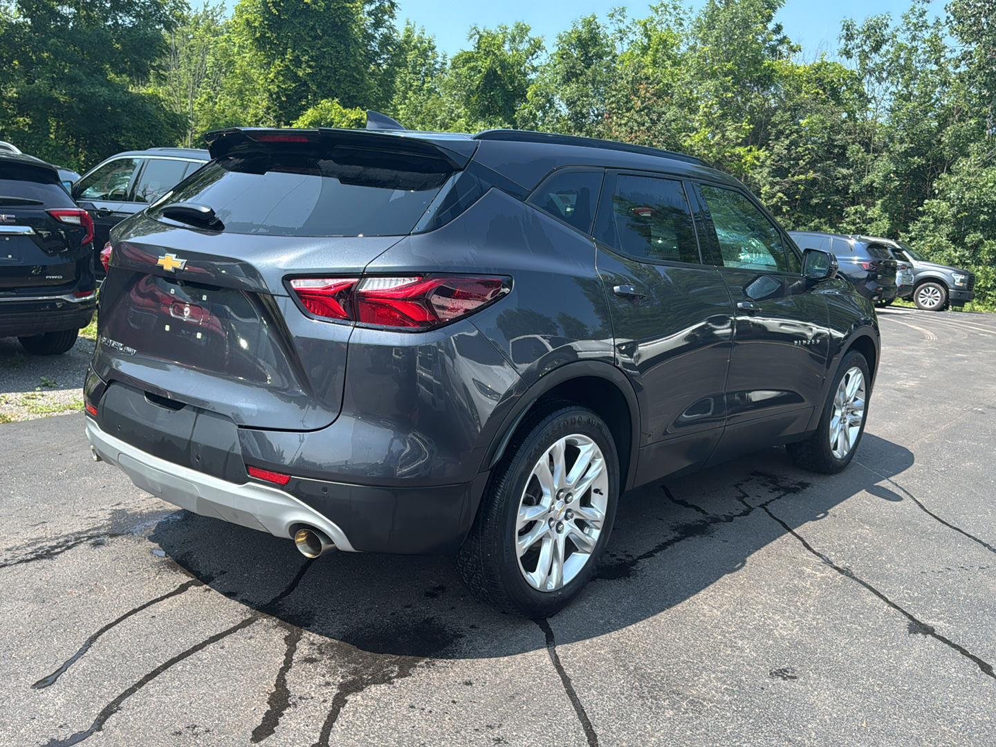 Used 2022 Iron Gray Metallic Chevrolet LT image 3
