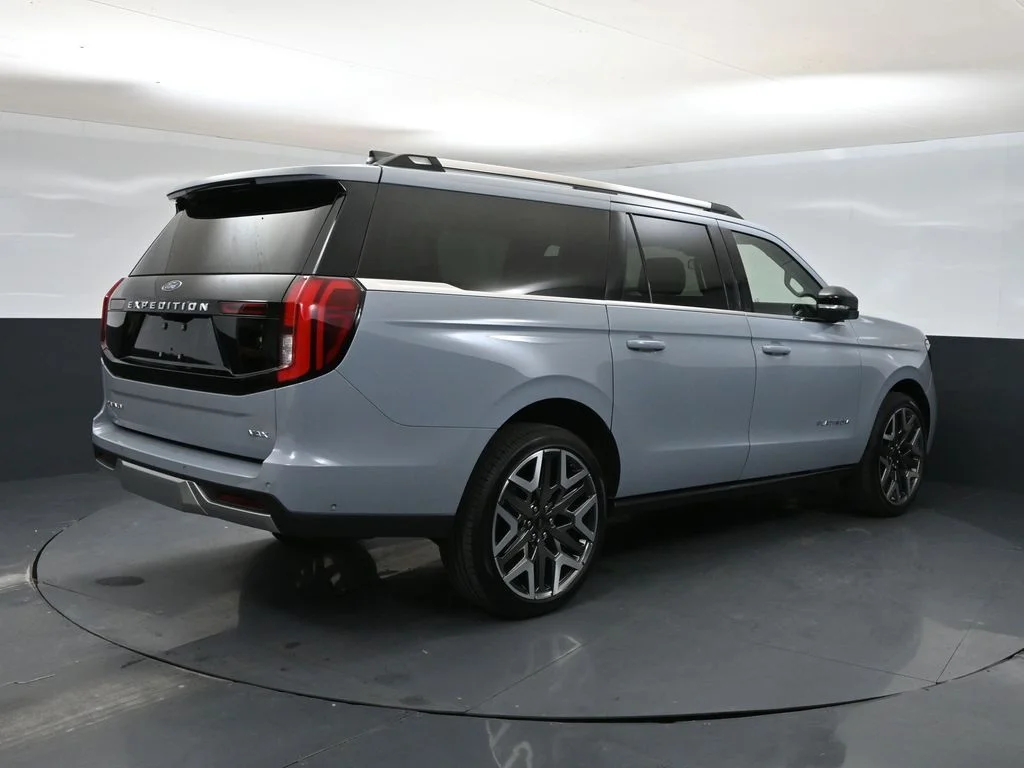 Certified Used 2025 Gray Ford Platinum image 4