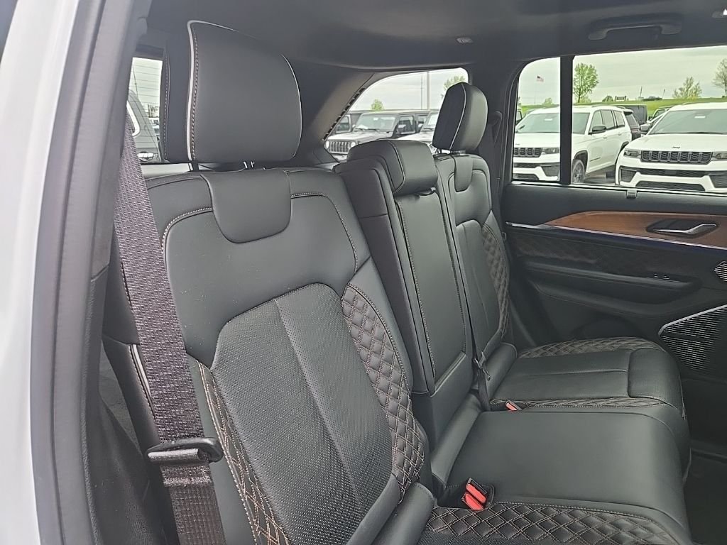 Used 2022 White Jeep Summit Reserve image 103