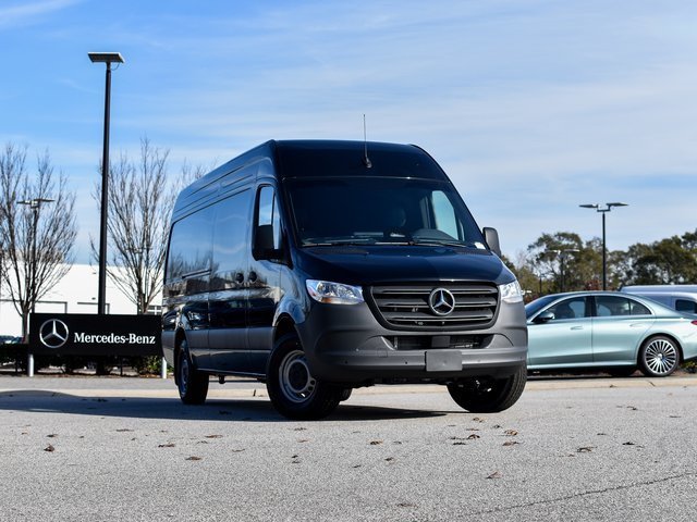 New 2026 Jet+Black Mercedes-Benz Cargo 170 WB image 46