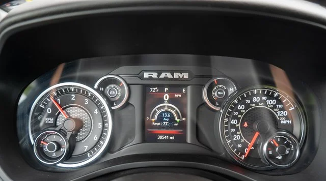 Used 2023 Silver Ram Big Horn/Lone Star image 23