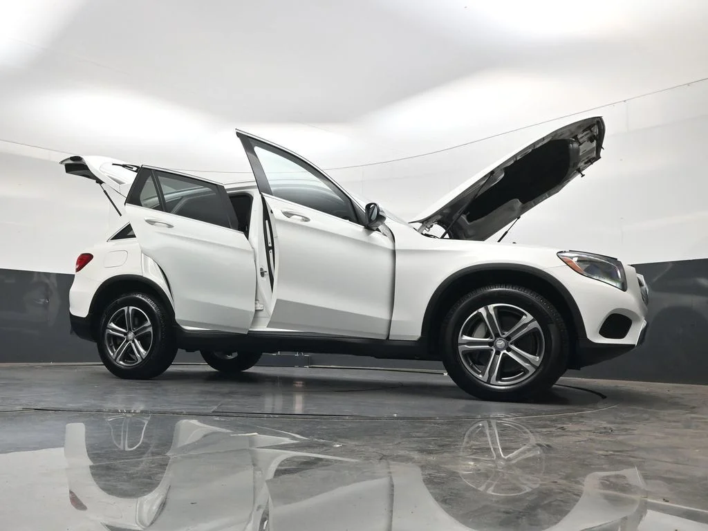 Used 2016  Mercedes-Benz GLC 300 image 49