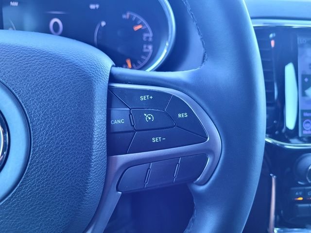 Used 2019 Silver Jeep Altitude image 23
