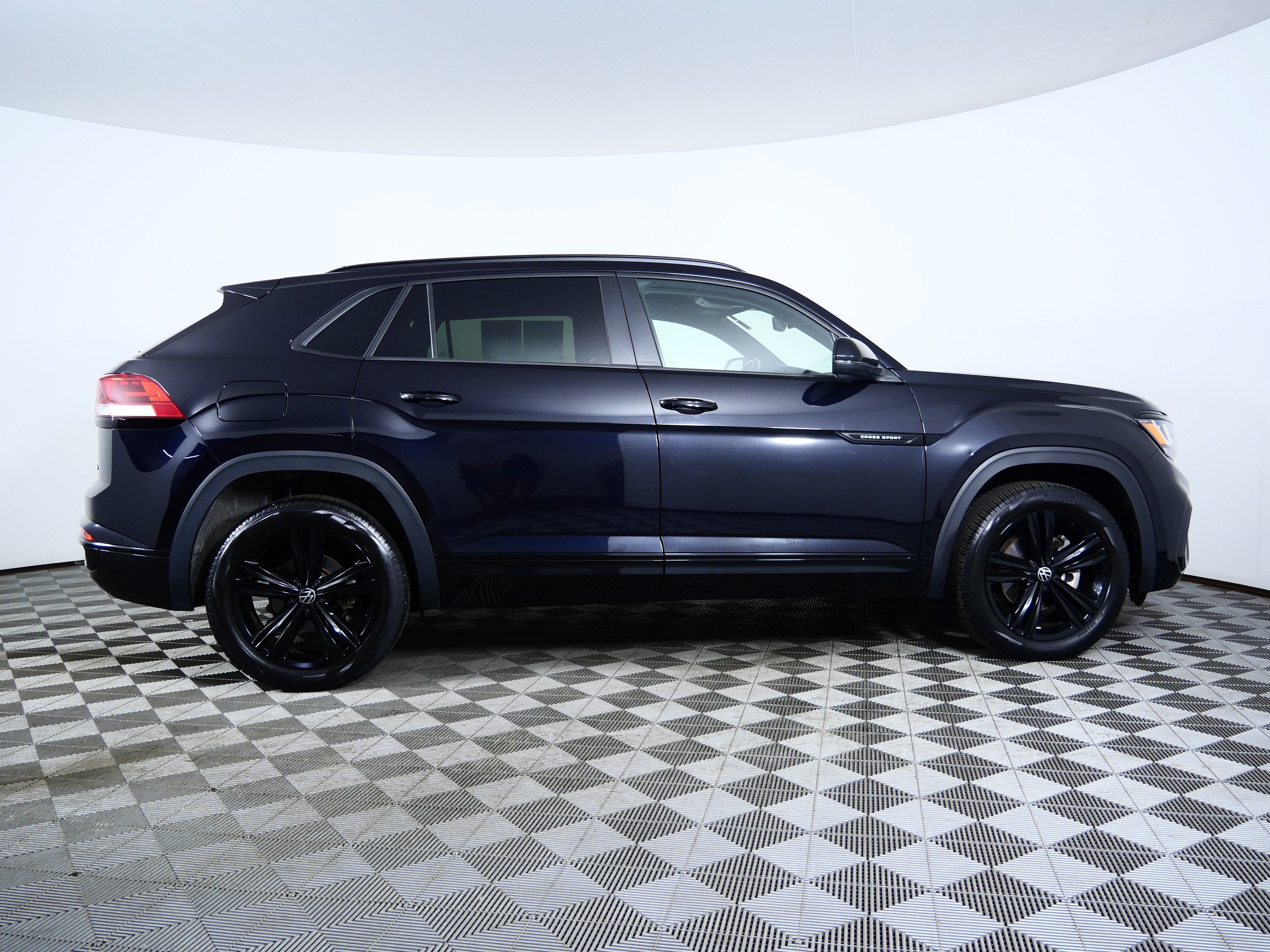 Used 2023 BLACK PEARL Volkswagen 2.0T SEL R-Line Black image 8