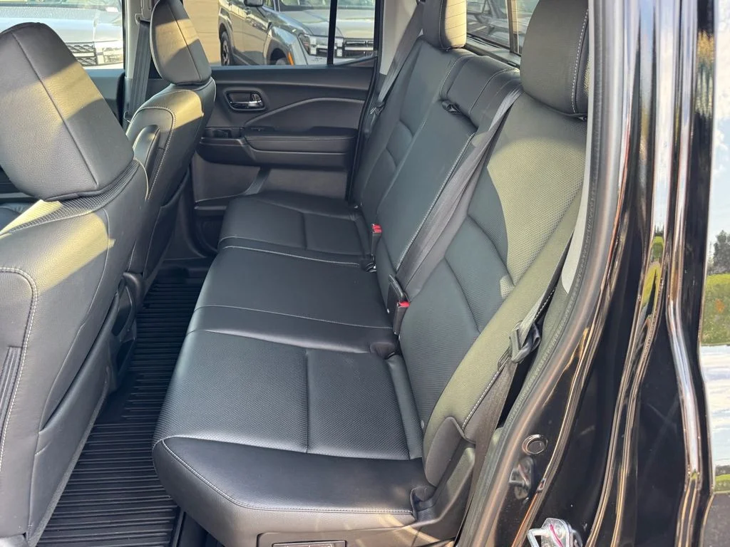 Used 2023  Honda RTL image 13