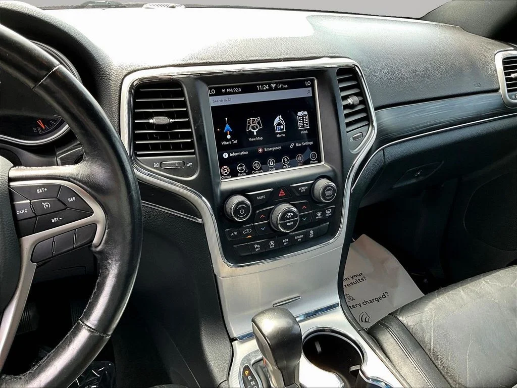 Used 2018 Crystal Metallic Jeep Limited image 11