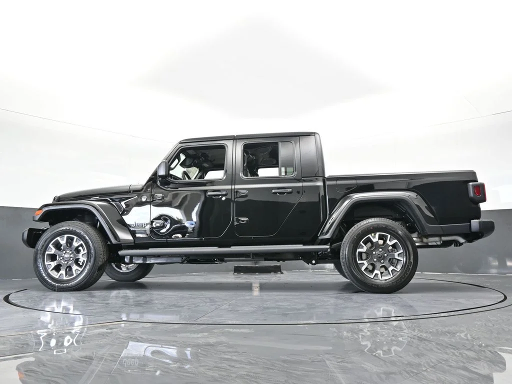New 2026 Black Clear-Coat Exterior Paint Jeep Sahara image 52