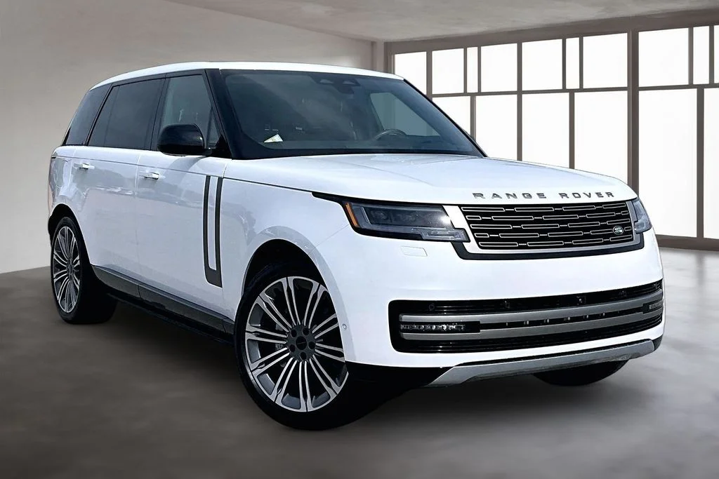 New 2026 White Land Rover SE image 2