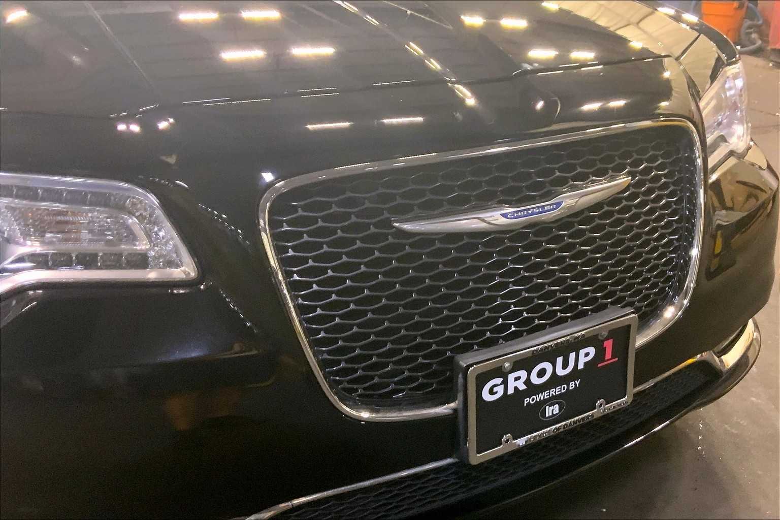 Used 2018 Gloss Black Chrysler Limited image 31