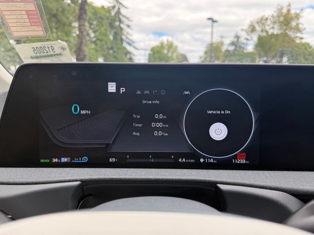 Used 2024 Aurora Black Pearl Kia Wind image 19
