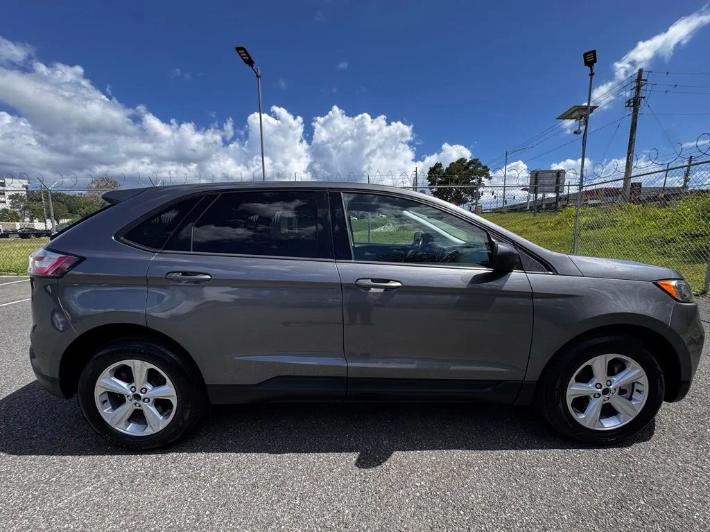 Used 2023  Ford SE image 12