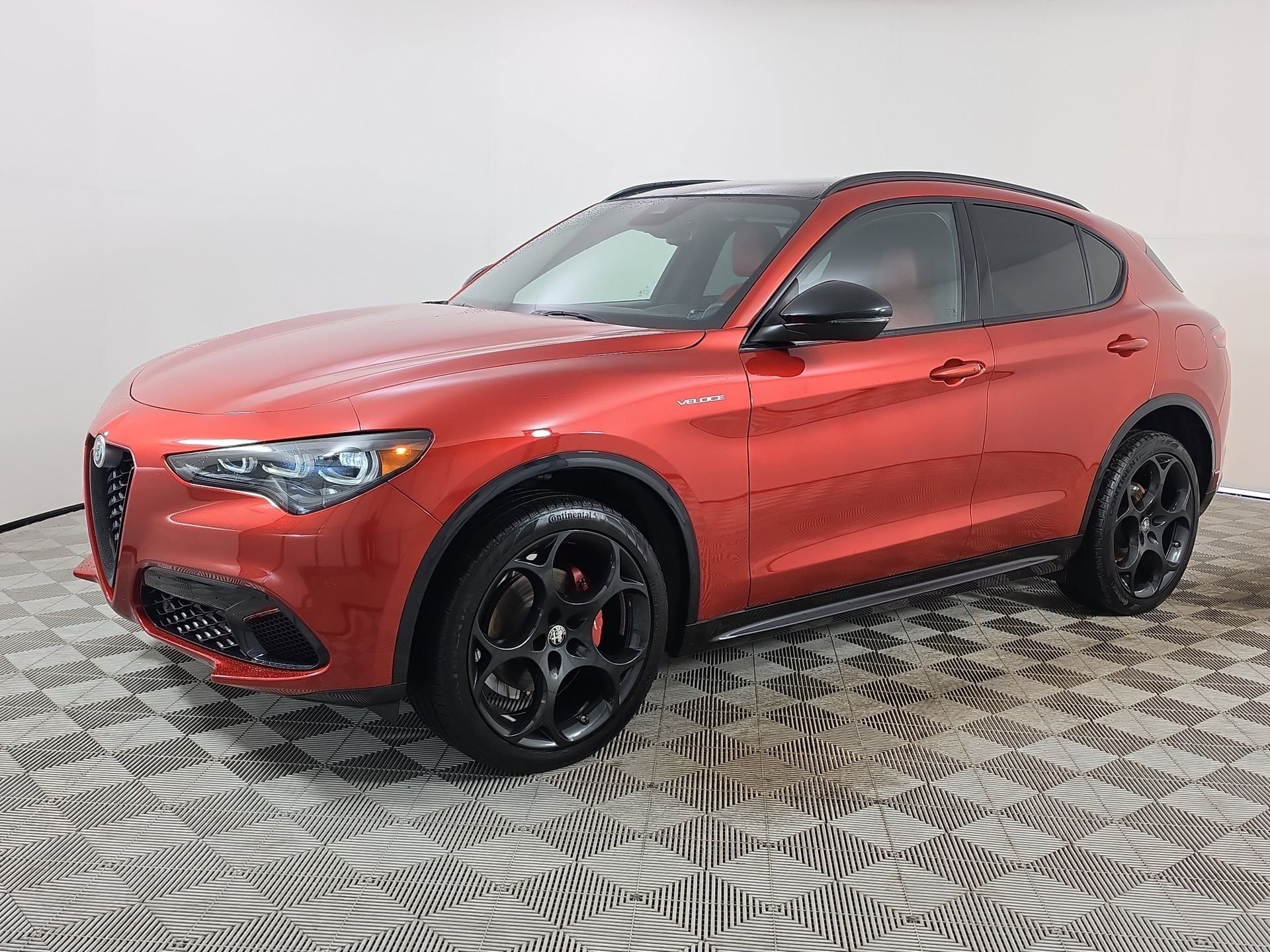 Used 2024 Red Alfa Romeo Veloce image 3