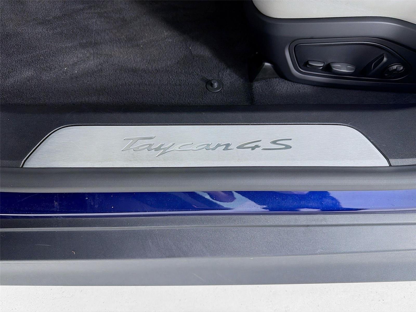 Used 2022 Gentian Blue Metallic Porsche 4S image 13
