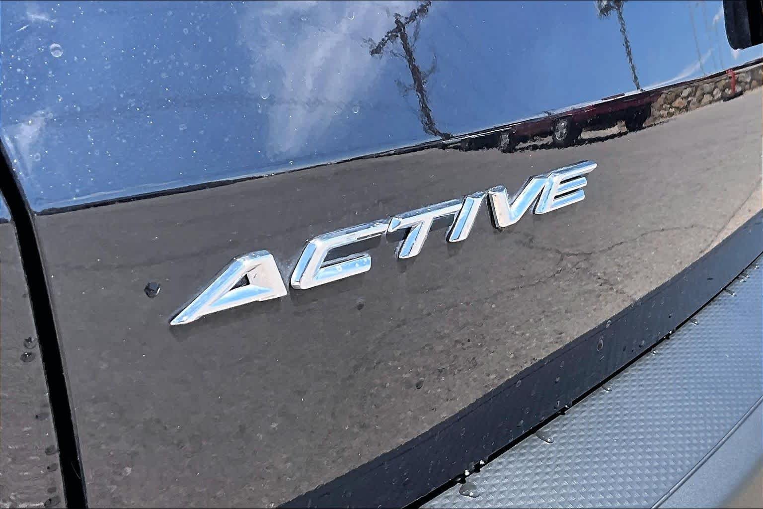Used 2024 Agate Black Ford Active image 30