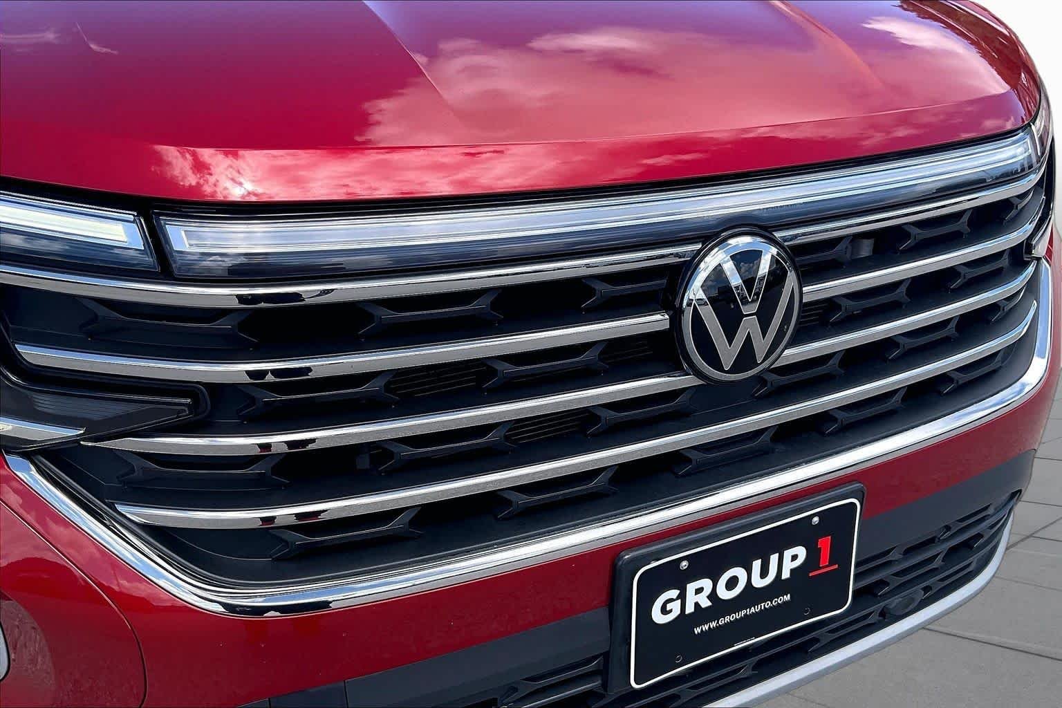 Used 2024 Aurora Red Metallic Volkswagen 2.0T SE w/Technology image 29