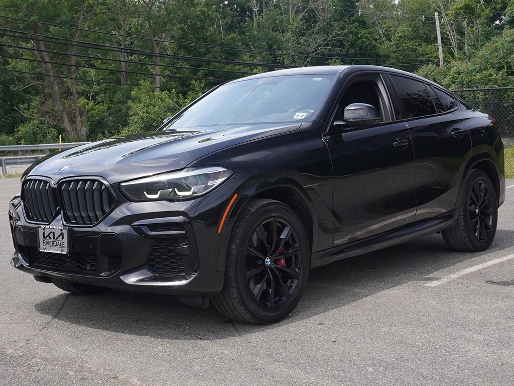 Used 2022 Black BMW xDrive40i image 9