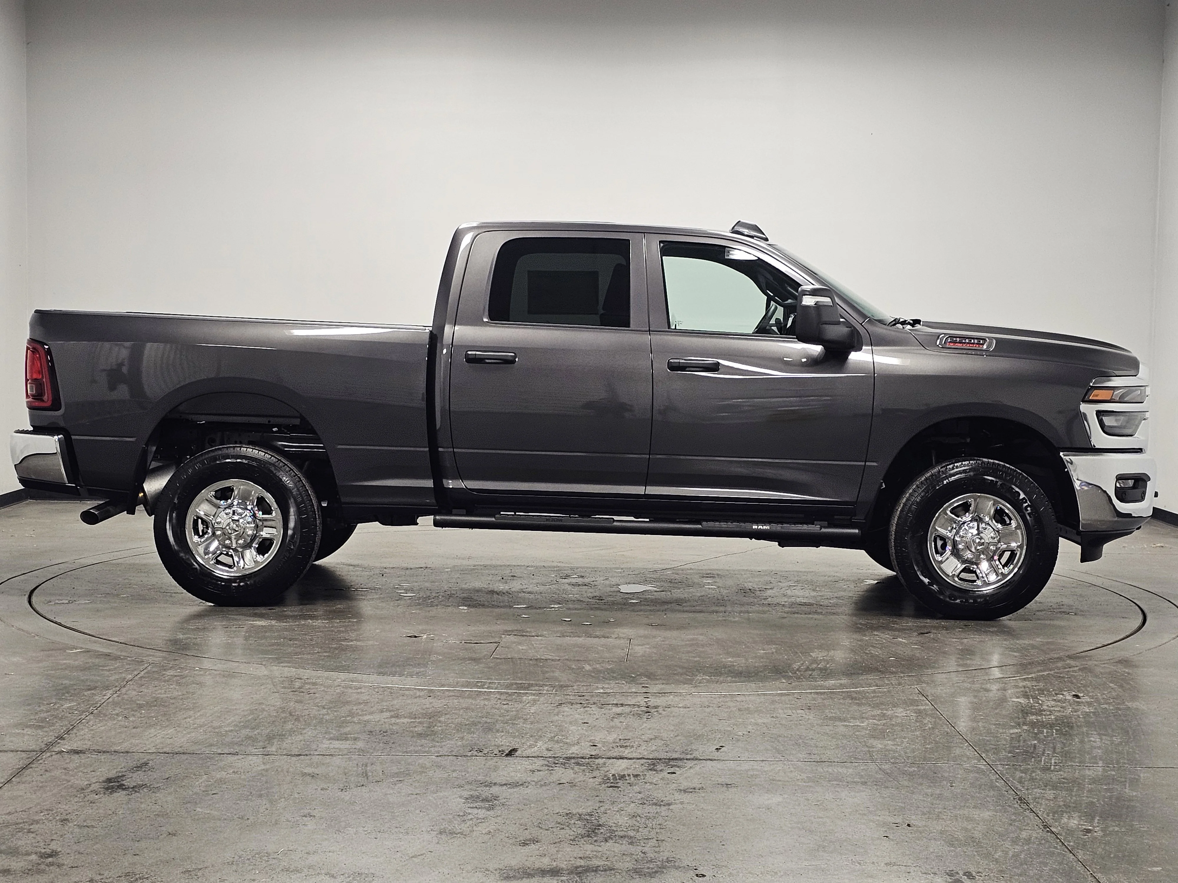 New 2026 Granite Crystal Metallic Clearcoat RAM Tradesman image 9
