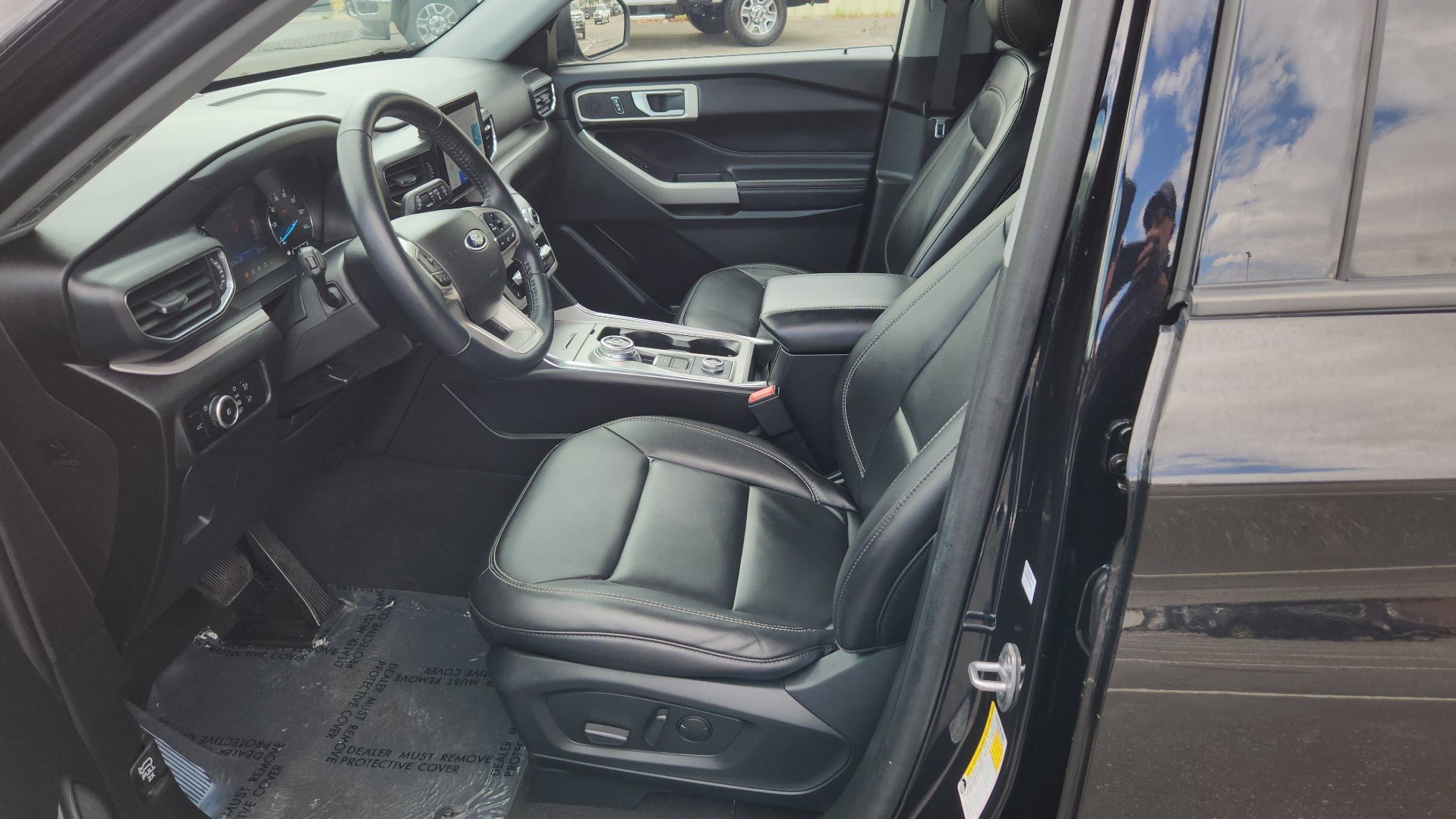 2023 Ford Explorer XLT - Photo 22