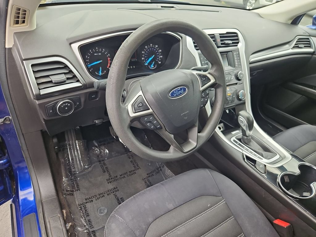 Used 2014 Blue Metallic Ford SE image 13