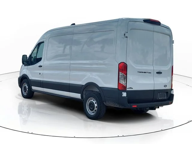 New 2026 Oxford White Ford Base image 7