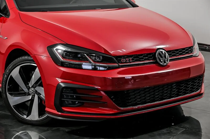 Used 2020 Tornado Red Volkswagen SE image 2