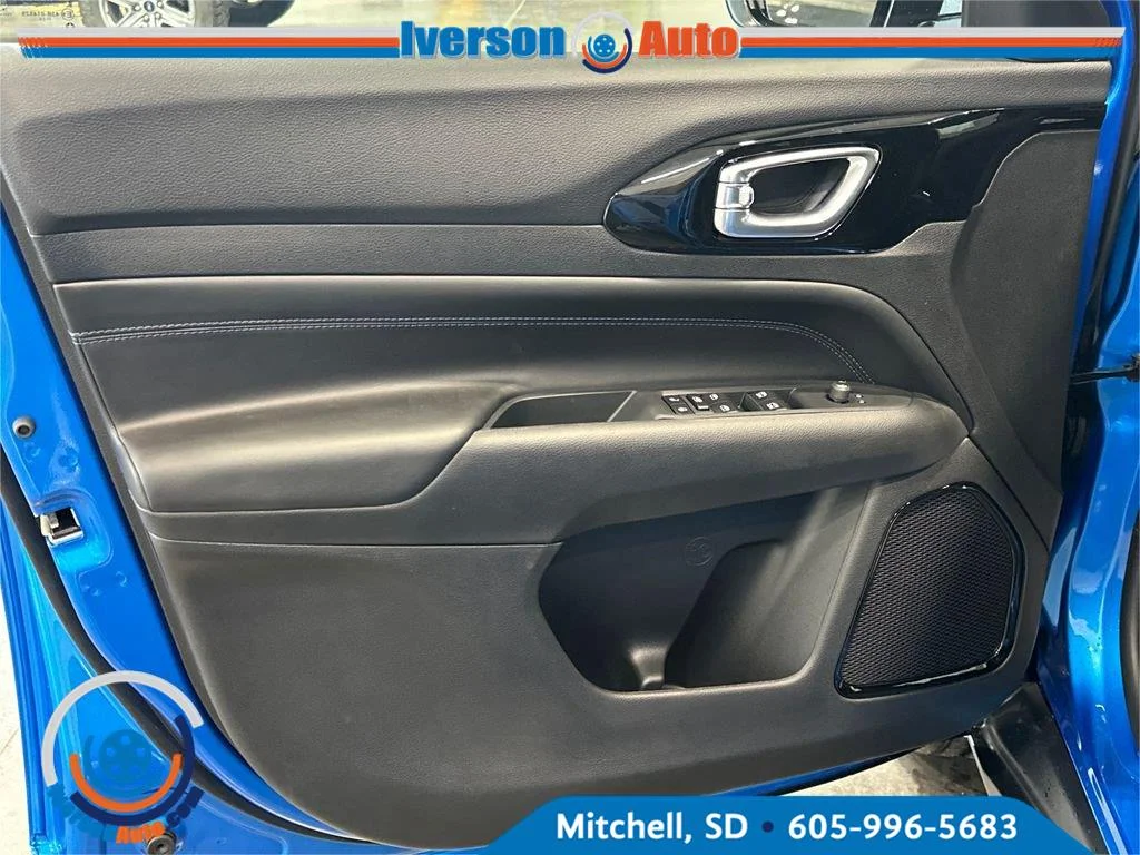 New 2026 Hydro Blue Pearlcoat Jeep Limited Altitude image 14